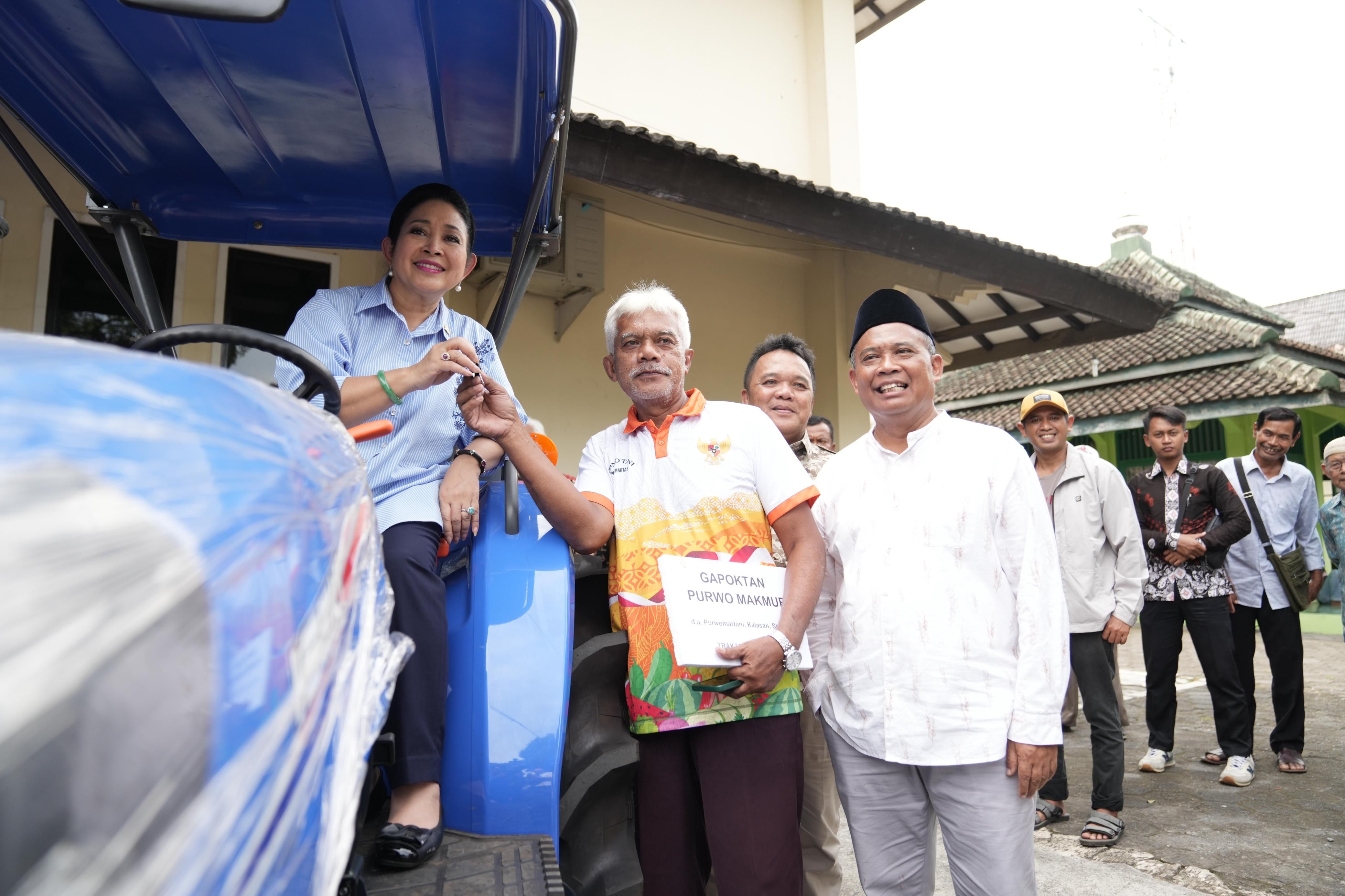 Kabupaten Sleman Terima Bantuan Alat Pertanian Dari Komisi IV DPR RI