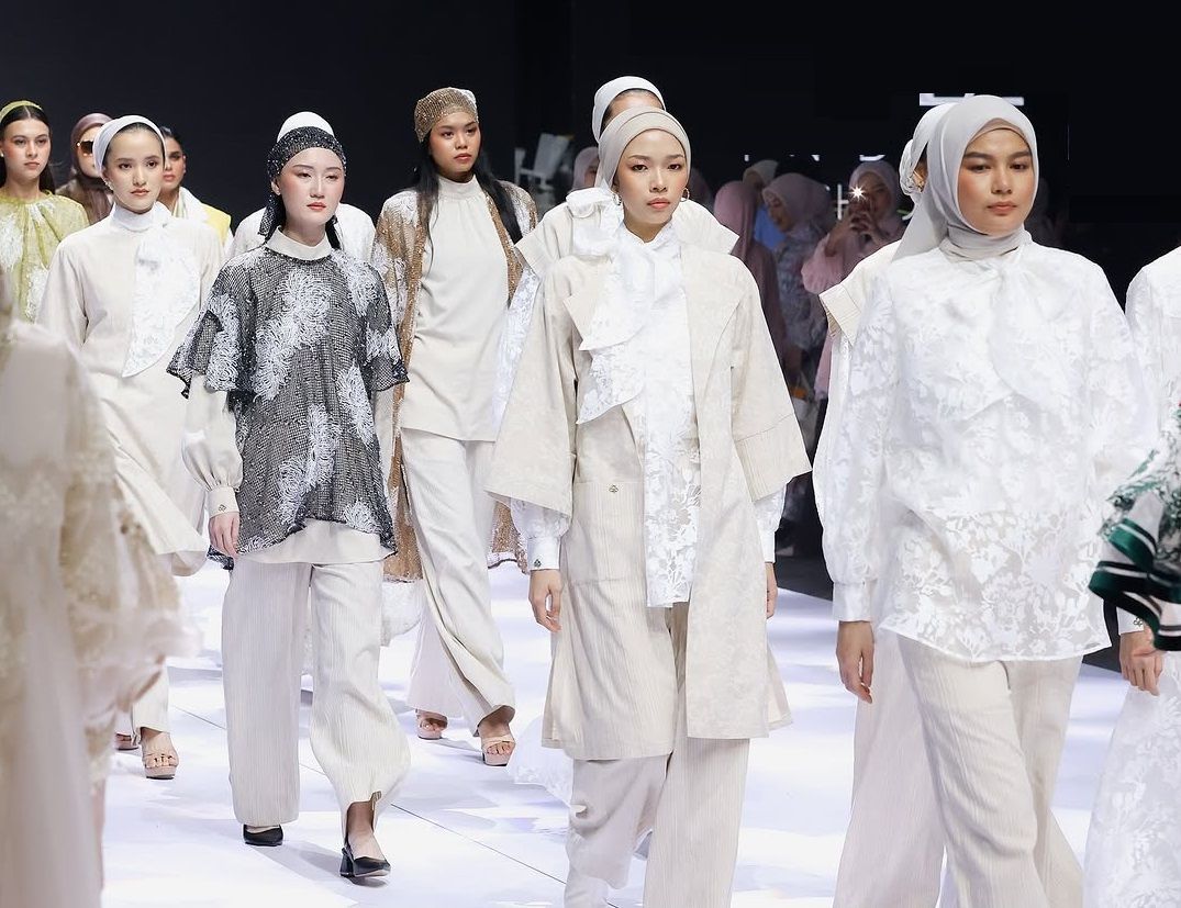 Tren Selebritis Raup Cuan dari Produk Muslimah Menjelang Lebaran