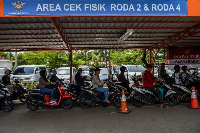 Antrian di Samsat Usai Lebaran Mengular, Layanan Drive Thru hingga Samsat Keliling Dimaksimalkan