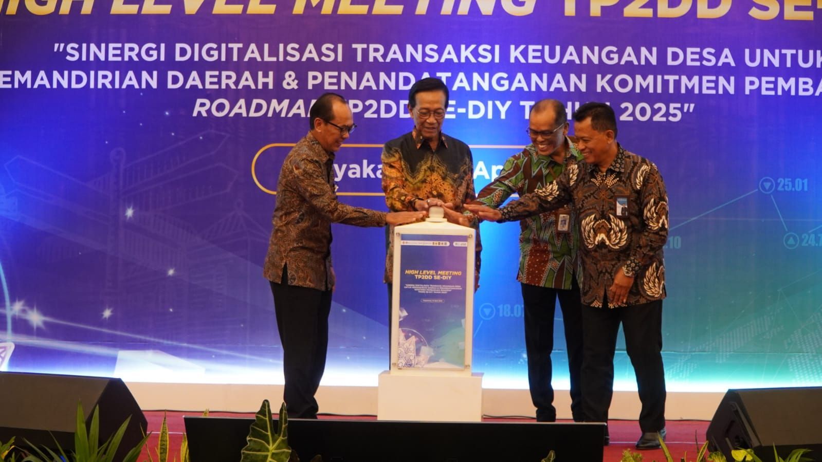 Hadiri High Level Meeting TP2DD, Sultan HB X Kepada Pemangku Wilayah Se-DIY : Sinergikan Digitalisasi Keuangan Desa