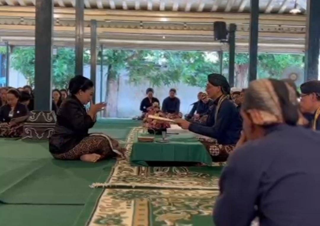 Potret Bupati Gunungkidul Jadi Wisudan Abdi Dalem Keraton Yogyakarta Tahun 2025