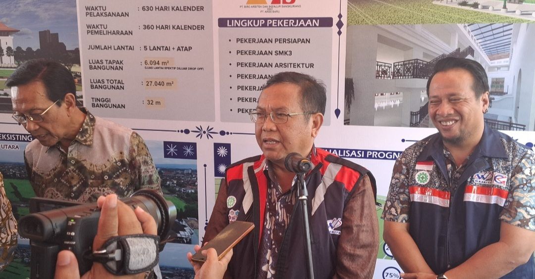 Momen Sultan HB X Bersama DPRD DIY Lakuka. Peletakan Batu Pertama Gedung Baru DPRD DIY 
