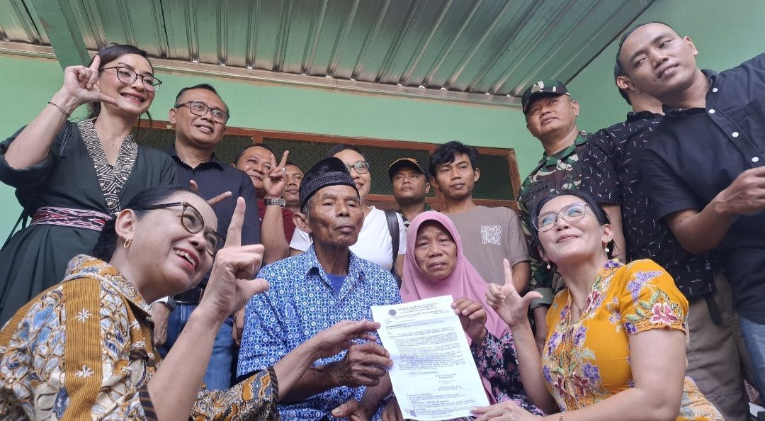 Tangis Pecah Mbah Tupon Usai Pembacaan Pemblokiran Sertifikat Tanahnya yang Jadi Modus Mafia Tanah