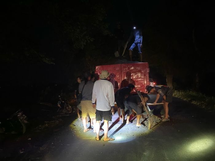 Perbaikan Jalan Swadaya Kembali Dilanjutkan Warga, Pemerintah Belum Memberi Perhatian
