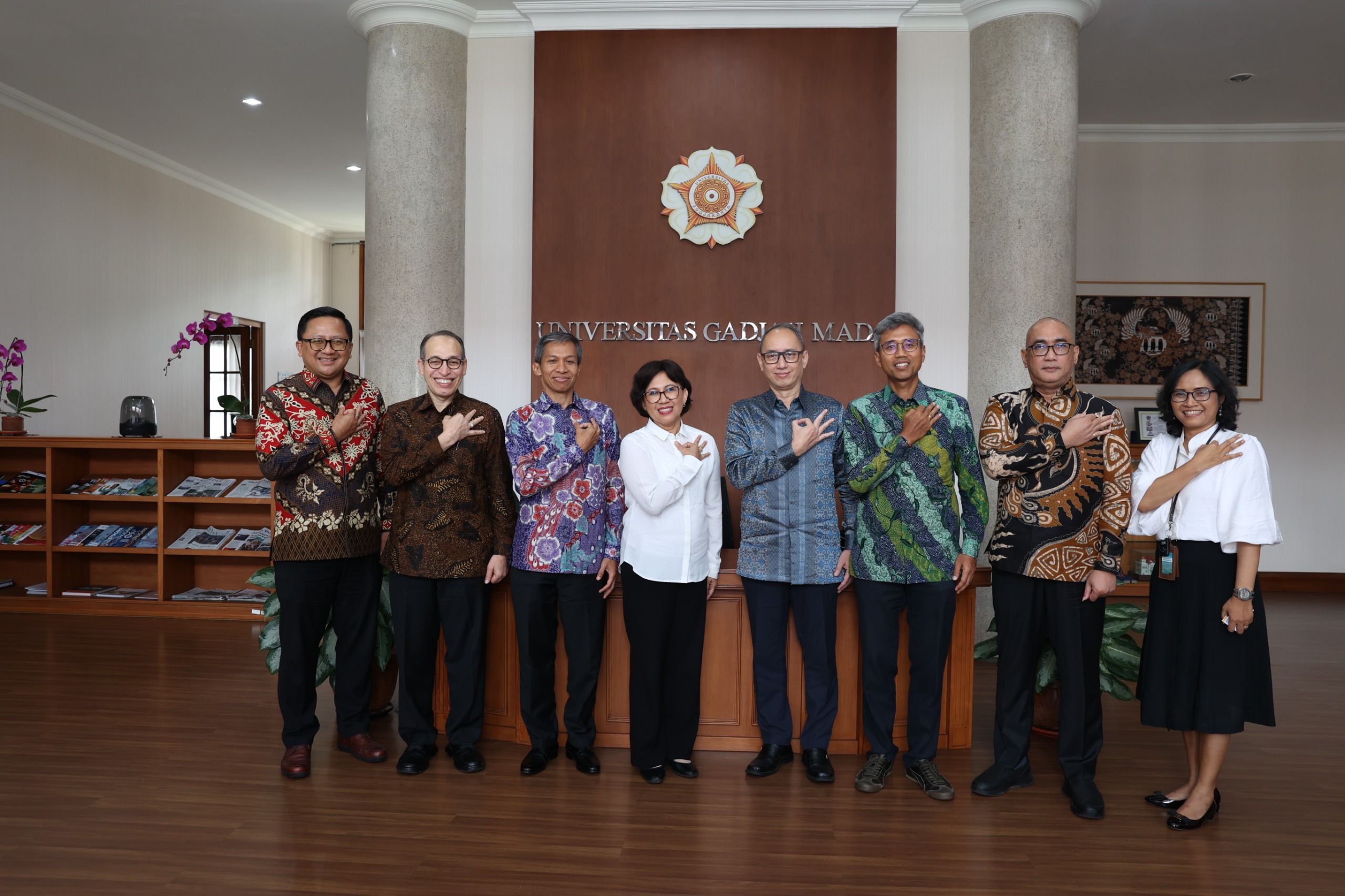 Enam Dua Besar RI Sambangi Rektor UGM, Bahas Apa ?
