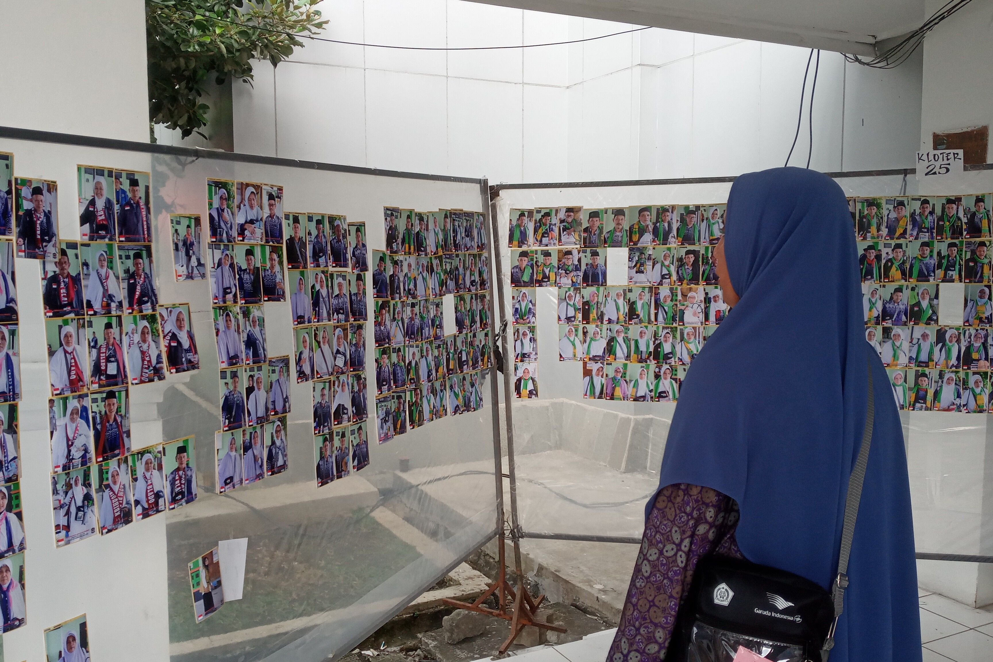 Musim Haji, Jasa Tukang Foto di Asrama Haji Donohudan Panen Cuan