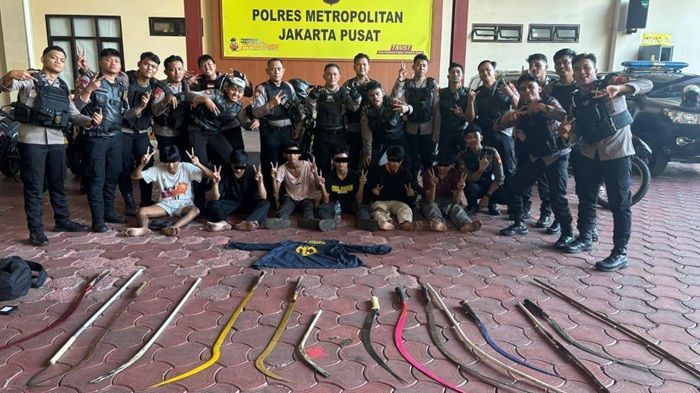Aksi Tawuran Subuh Hari Tadi di Senen Jakpus, 6 Remaja dan Senjata Corbek Diamankan Polisi