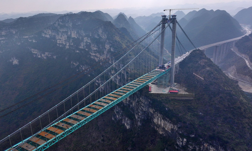 Menembus Awan! China Bersiap Resmikan Jembatan Tertinggi Dunia Bulan Juni