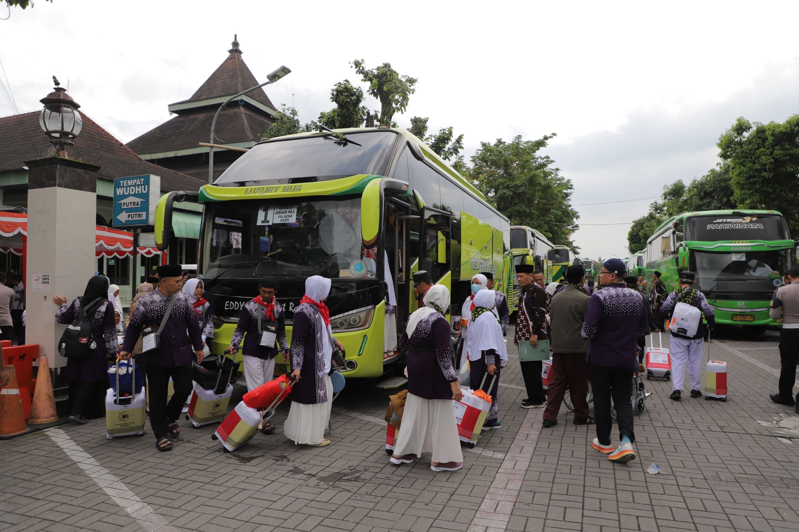 360 Calon Jemaah Haji Asal Sleman Diberangkatkan Hari Ini, Termuda 19 Tahun!
