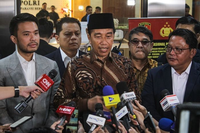 Rampung Diperiksa Bareskrim, Jokowi Bawa Balik Ijazah yang Dituding Palsu