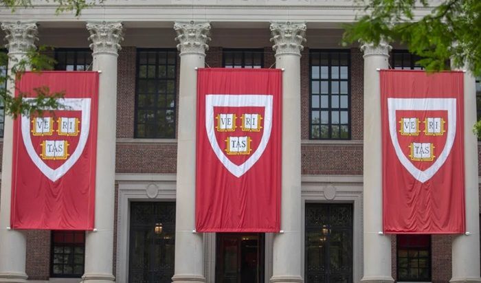 Terdampak Larangan Trump di Harvard, Kemlu RI Siapkan Bantuan untuk 87 Mahasiswa RI