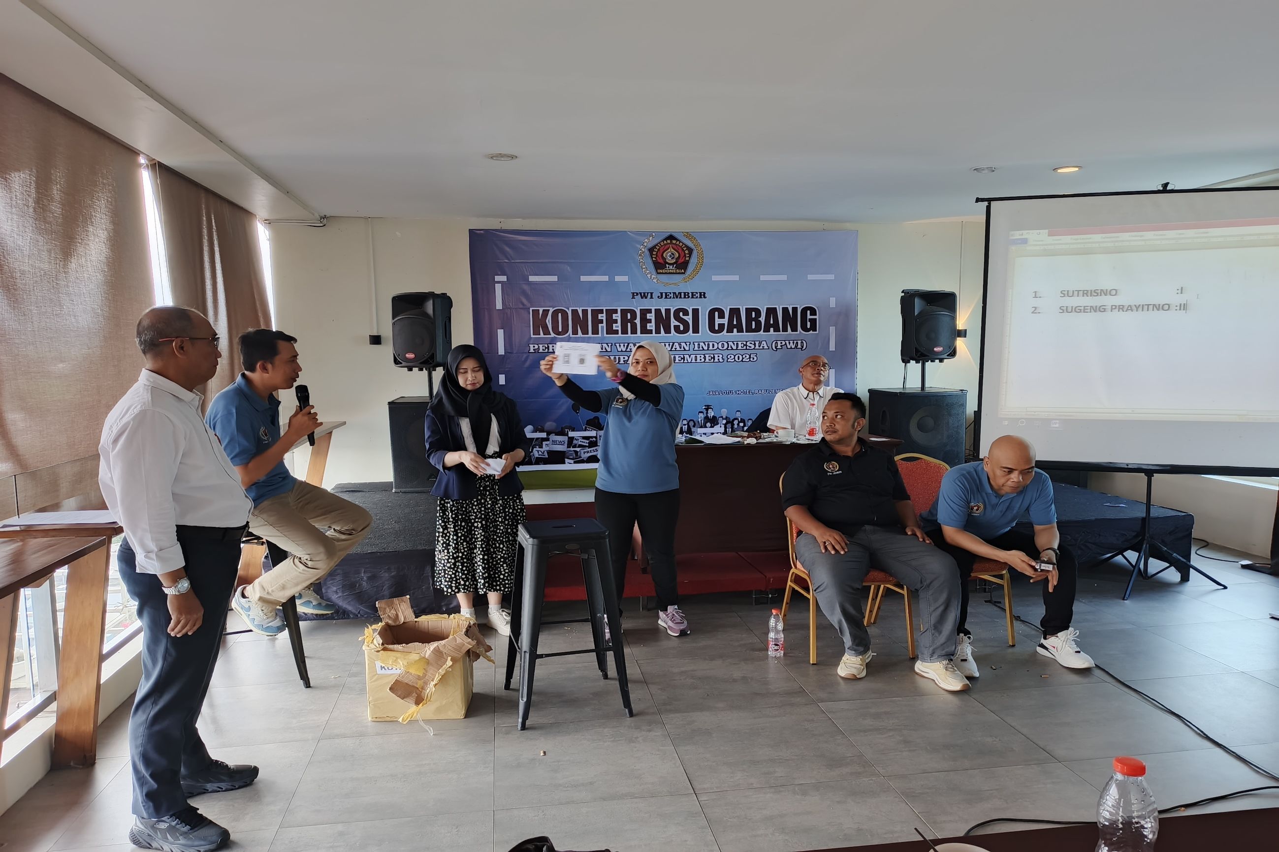 Ketua Lama, Semangat Baru! Incumbent Kembali Terpilih di Konfercab PWI Jember