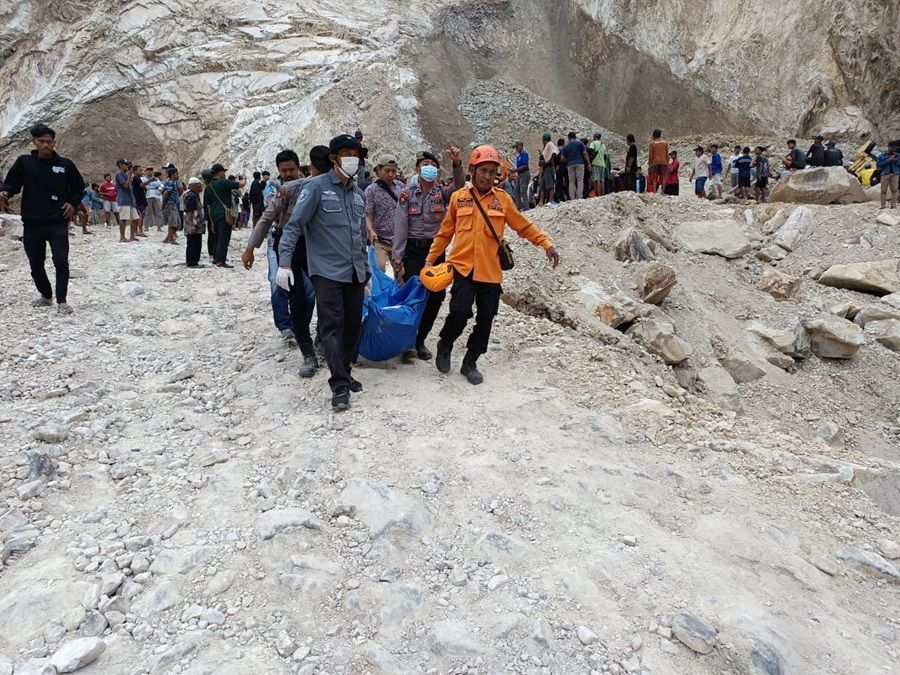 Update Korban Jiwa Longsor Tambang Batu Cirebon, Total 10 Orang Tewas