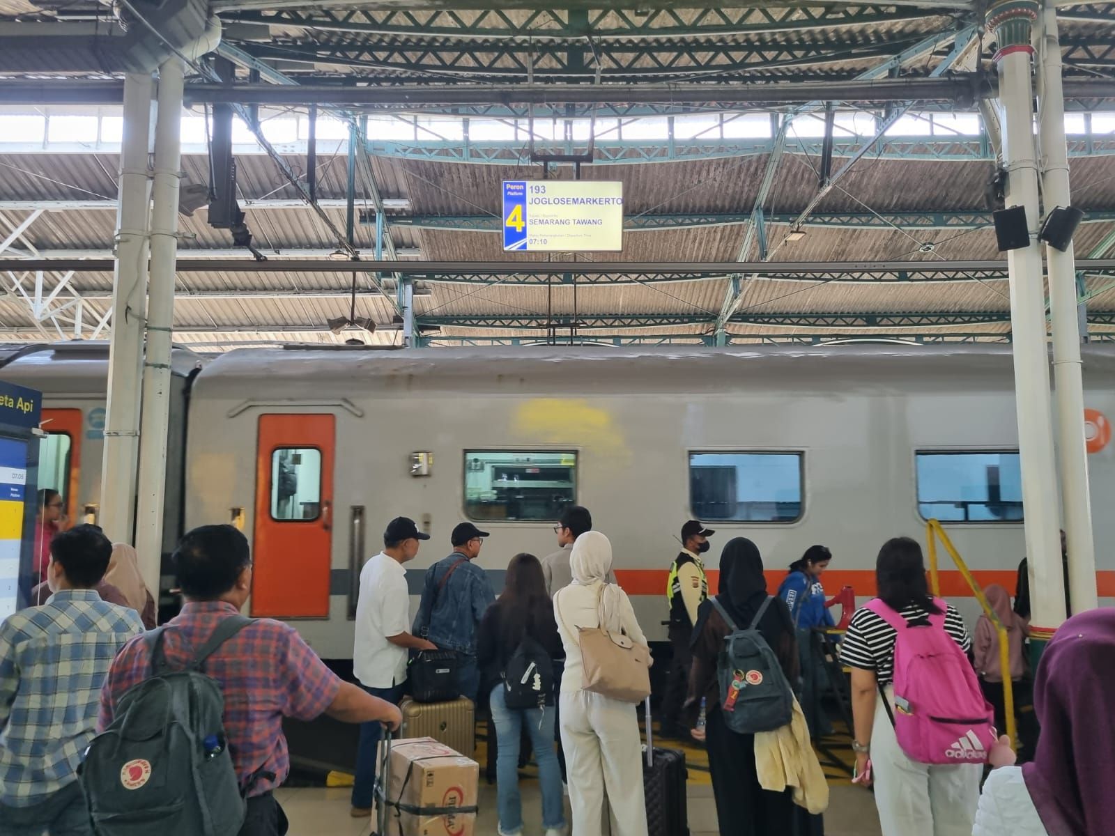 Hari Terakhir Libur Idul Adha 2025, Lebih dari 25 Ribu Penumpang KA Jarak Jauh Berangkat dari Daop 6 Yogya