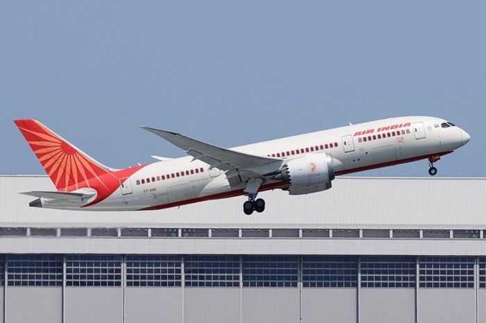 Kronologi Lengkap Pesawat Air India Bawa 242 Penumpang Jatuh di Gujarat India