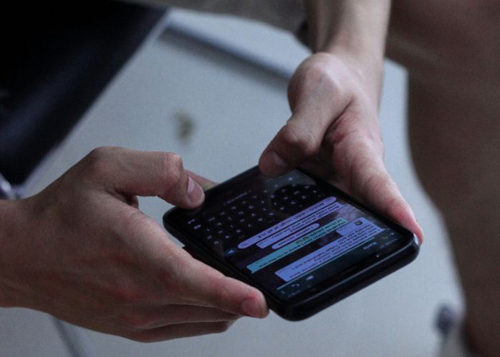  Menkominfo Ajak Warga Ciptakan Pemilu Damai 2024: Pengguna WhatsApp Tolong Kendalikan Jempolnya!