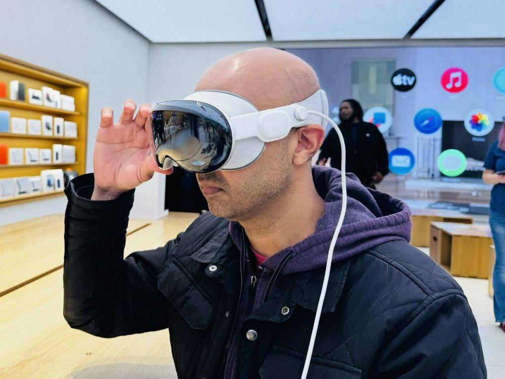 Peluncuran Apple Vision Pro Jadi Revolusi Baru dalam Dunia Teknologi