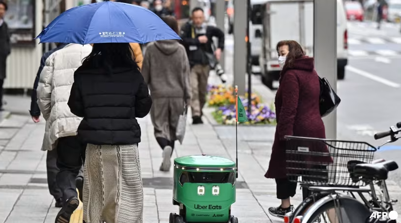 Uber Eats Mulai Pengantaran Makanan dengan Robot di Tokyo