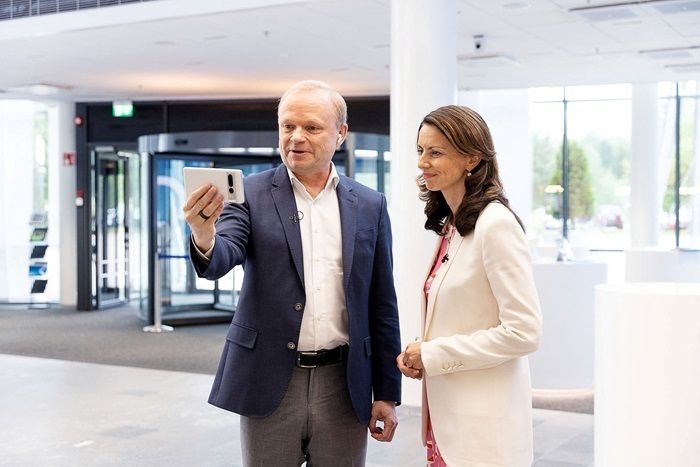 CEO Nokia Demonstrasikan Panggilan 3D Imersif dengan Teknologi Baru
