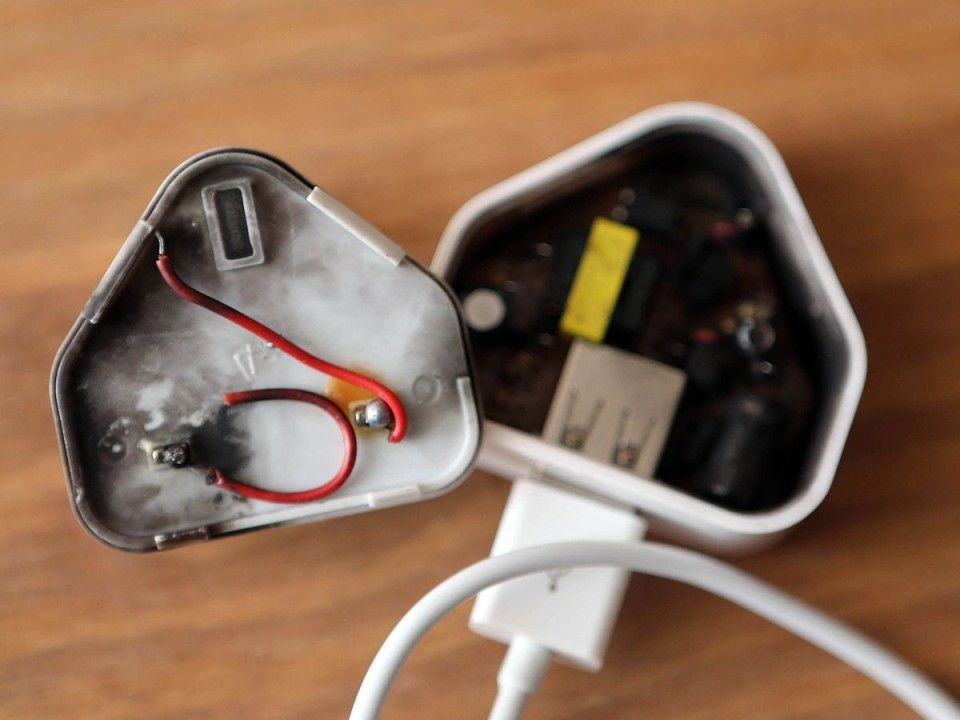 Kenali Penyebab dan Tindakan Pencegahan dari Charger Meledak!