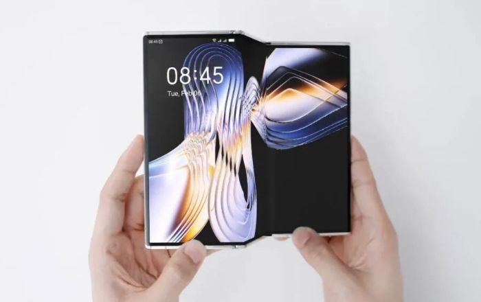 Tecno Pamerkan Konsep HP Bisa Dilipat Jadi 3 Layar