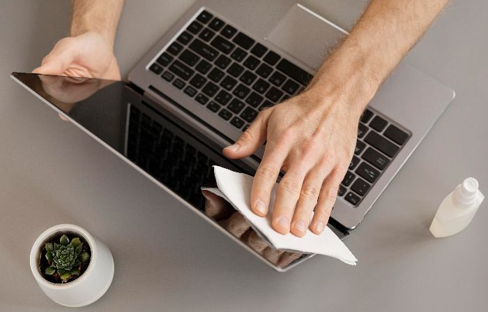 Laptop Kamu Panas? Ini 7 Penyebab dan Cara Mengatasi Overheating pada Laptop