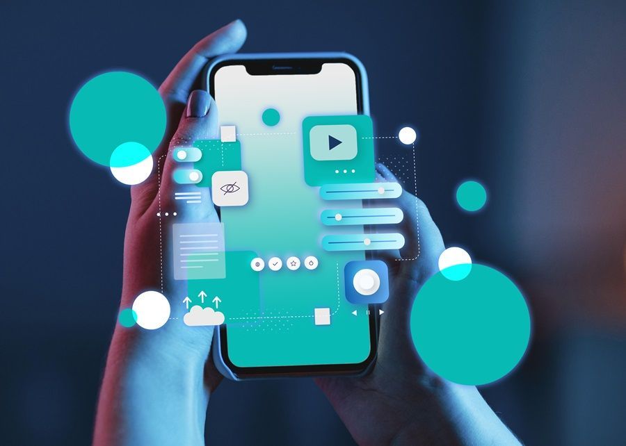 Kaleidoskop Teknologi 2024: CEO Apple Janjikan Investasi hingga iPhone 16 Dilarang di Indonesia!