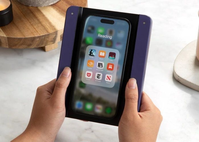 Astropad Bookcase: Ubah Smartphone Jadi E-Reader?