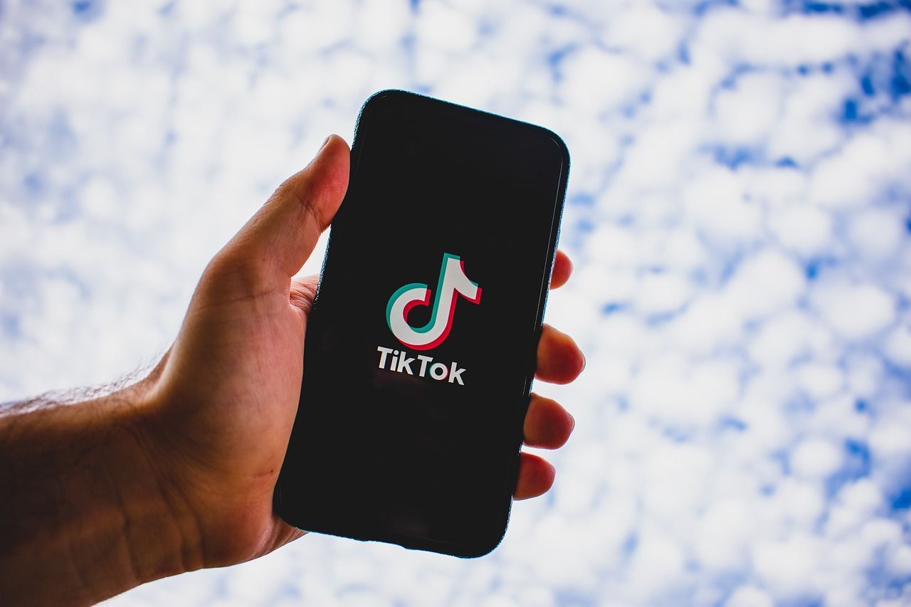 TikTok Kembali Online, Nasibnya di AS Masih Belum Pasti