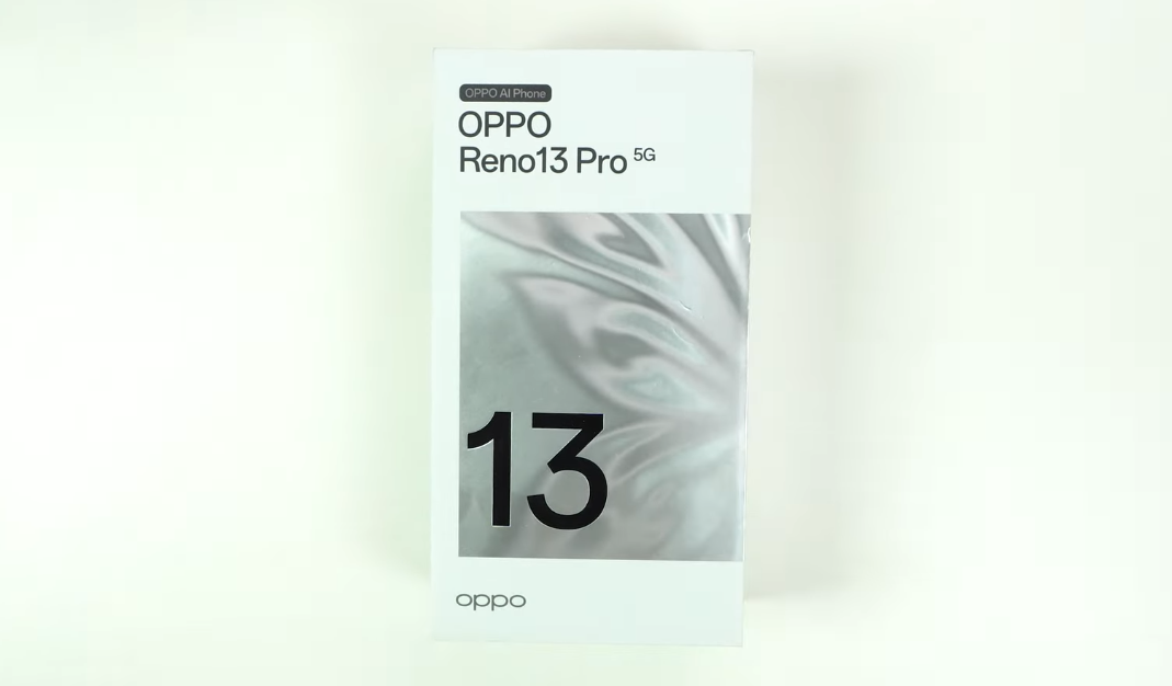 Oppo Reno13 Pro Hadir dengan Layar AMOLED 120Hz, Dimensity 8350, Kamera 50MP, dan Baterai 5.800mAh