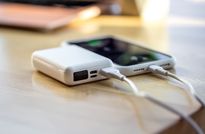 6 Power Bank 20000 mAh Fast Charging Terbaik 2025, Isi Daya Cepat dan Awet!