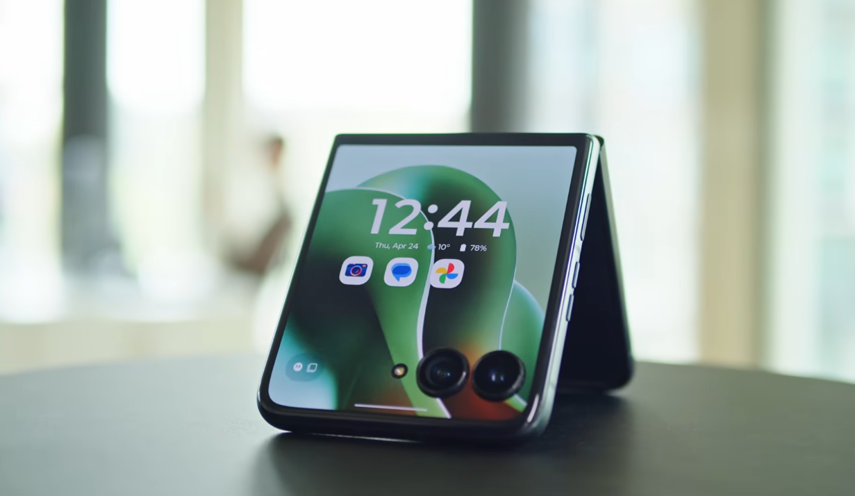 Motorola Razr 60 Ultra: Ponsel Lipat Mewah dari Motorola dengan Performa Super Ngebut