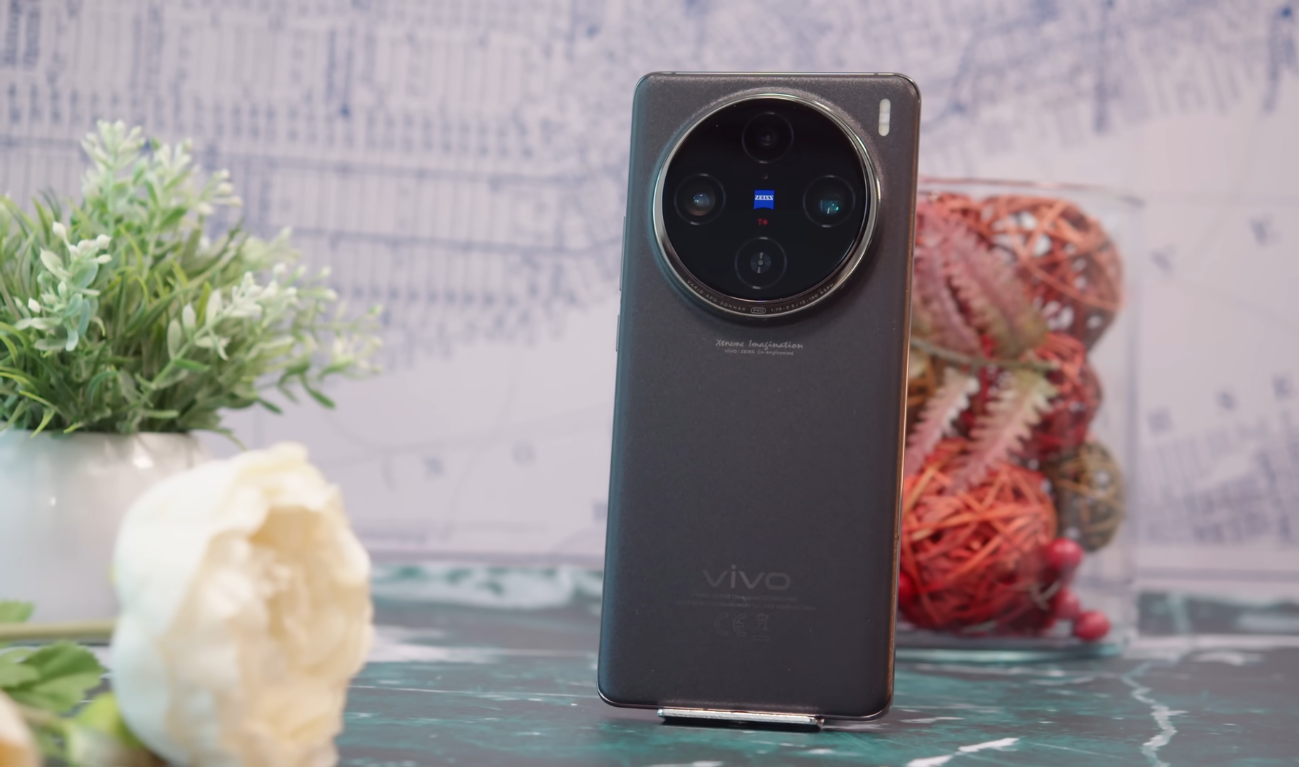 Fitur Vivo X100 Pro, Flagship Mewah dengan Kamera Periskop dan Layar Terang Maksimal