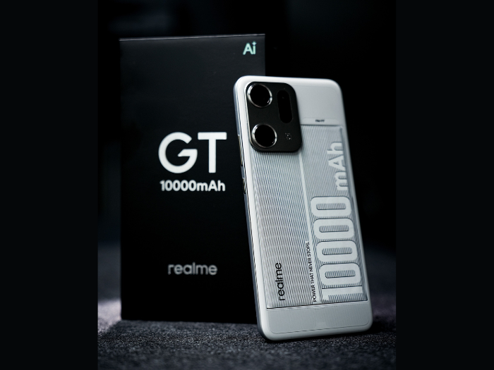 Realme Pamer HP dengan Baterai 10.000mAh, Klaim Tetap Tipis dan Ringan