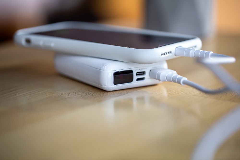 5 Cara Memilih Powerbank Fast Charging Terbaik, Nggak Bikin HP Lama Ngecas!