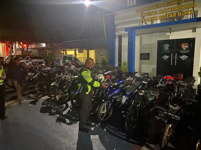 51 Sepeda Motor dan 4 Mobil Diamankan Polisi saat Razia Balap Liar dan Knalpot Brong di Blitar