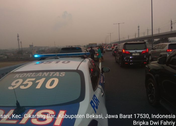 Brak! Kecelakaan Beruntun di Tol Layang MBZ Akibat Toyota Yaris Lawan Arah