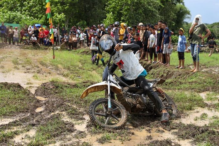 Rayakan Panen Melimpah, Relawan Ganjar di Takalar Gelar Lomba Motor Ojek Gabah