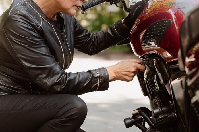 Merawat Motor Saat Musim Hujan: Serba-Serbi Tips untuk Tetap Handal di Jalan