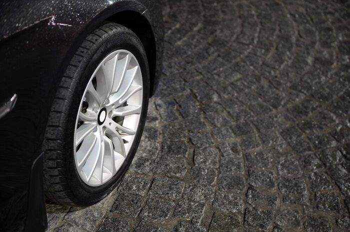Memahami Masalah Ban Tubeless: Kenapa Sering Bocor dan Bagaimana Mengatasinya?