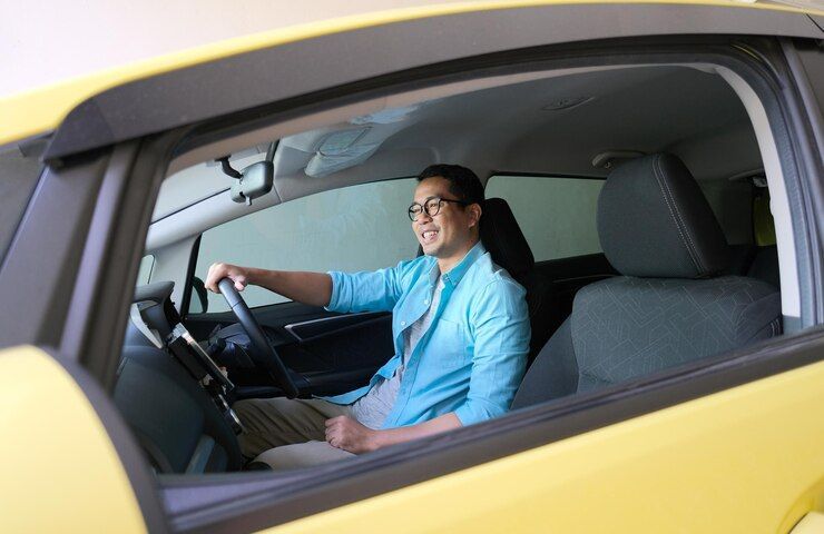 Jangan Panik! Ini 8 Tips Nyetir Mobil Manual di Tanjakan Untuk Pemula!