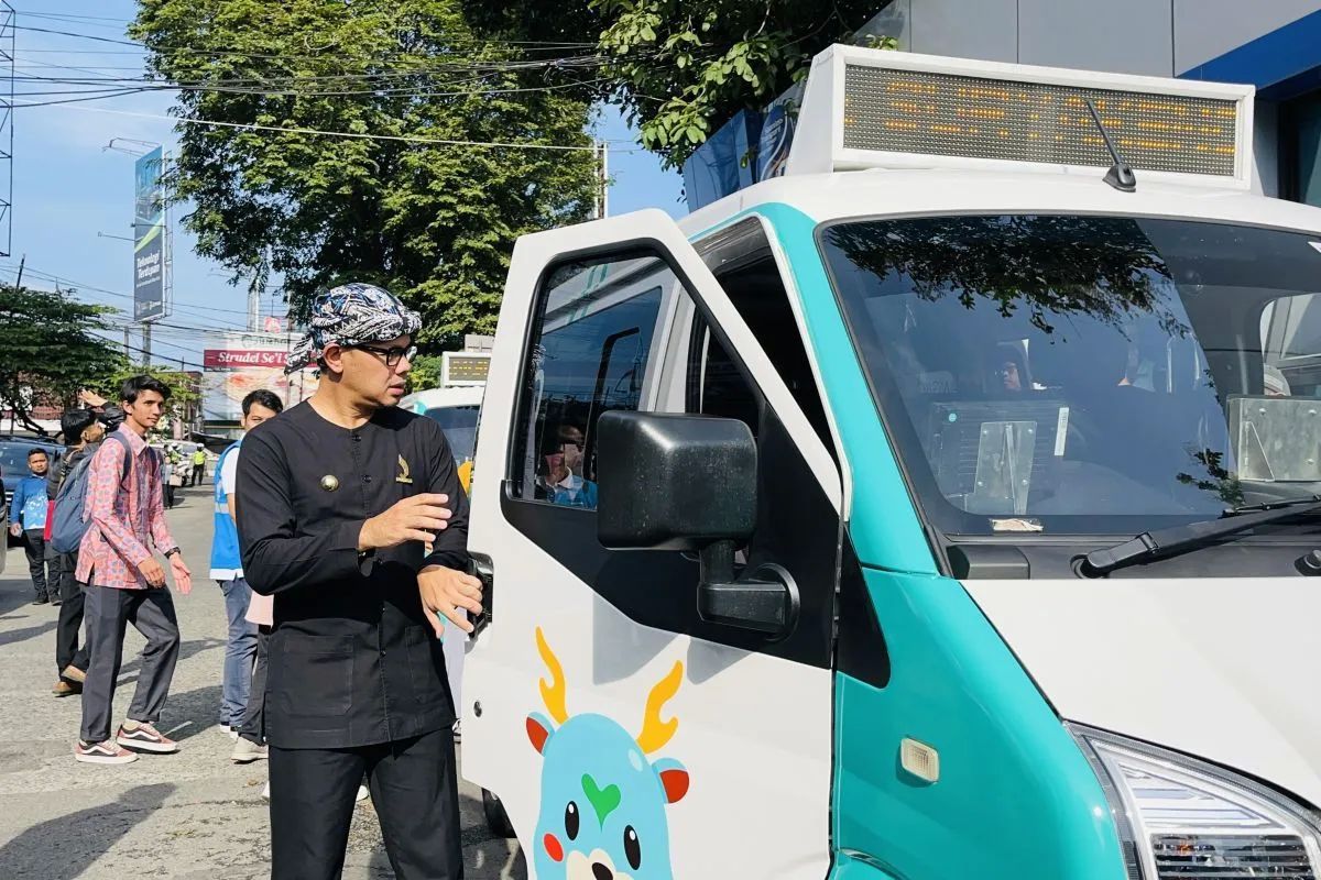 Targetkan Semua Angkot Konvensional Jadi Angkot Listrik, Bima Arya: Kalau Tidak Dimulai, Kapan Lagi?