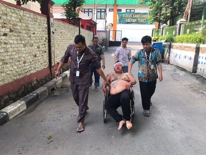 Pelaku Curanmor Babak Belur Dihajar Massa di Tebet