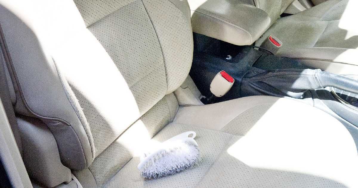 6 Cara Mudah Merawat Jok Kulit Mobil Agar Awet