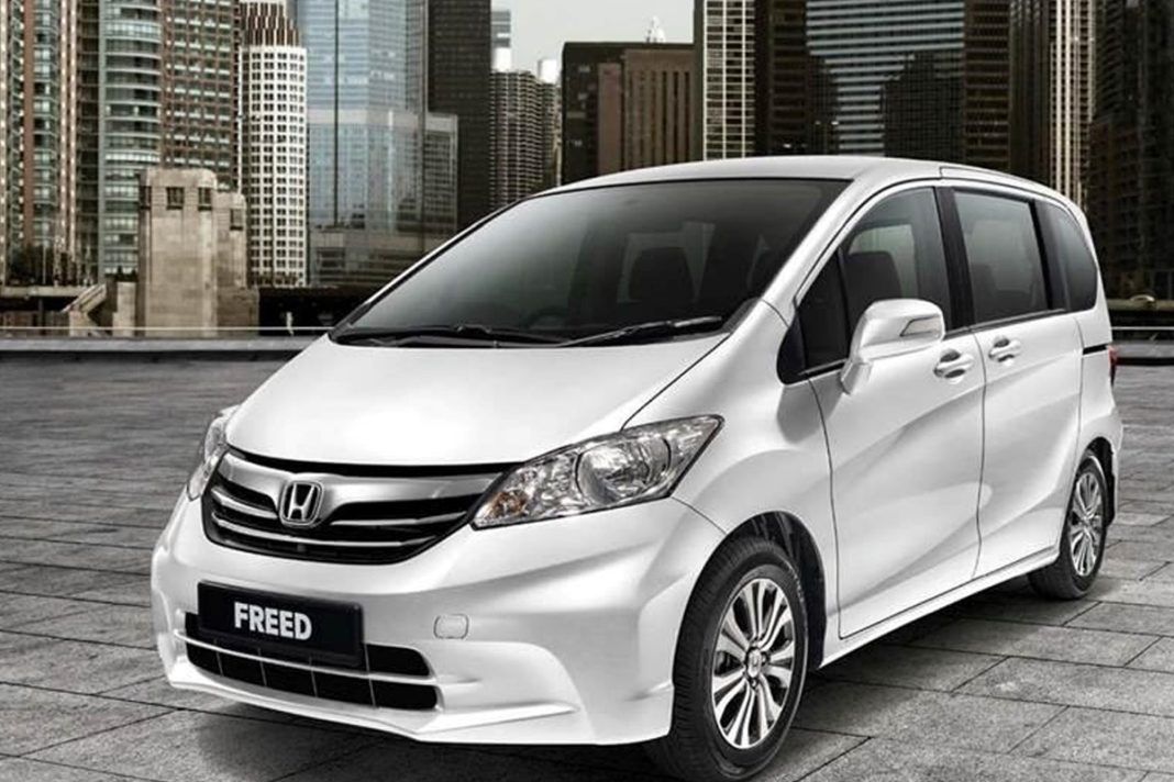 5 Perbandingan Toyota Sienta vs Honda Freed, Dua Mobil Sliding Door Terbaik yang Terjangkau!