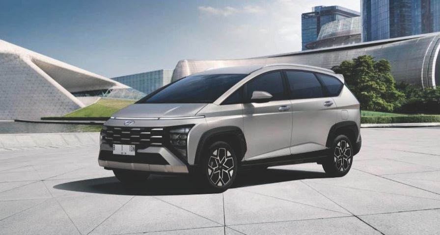Perbandingan Hyundai Stargazer X dan Rush GR Sport: Spesifikasi, Harga dan Fitur