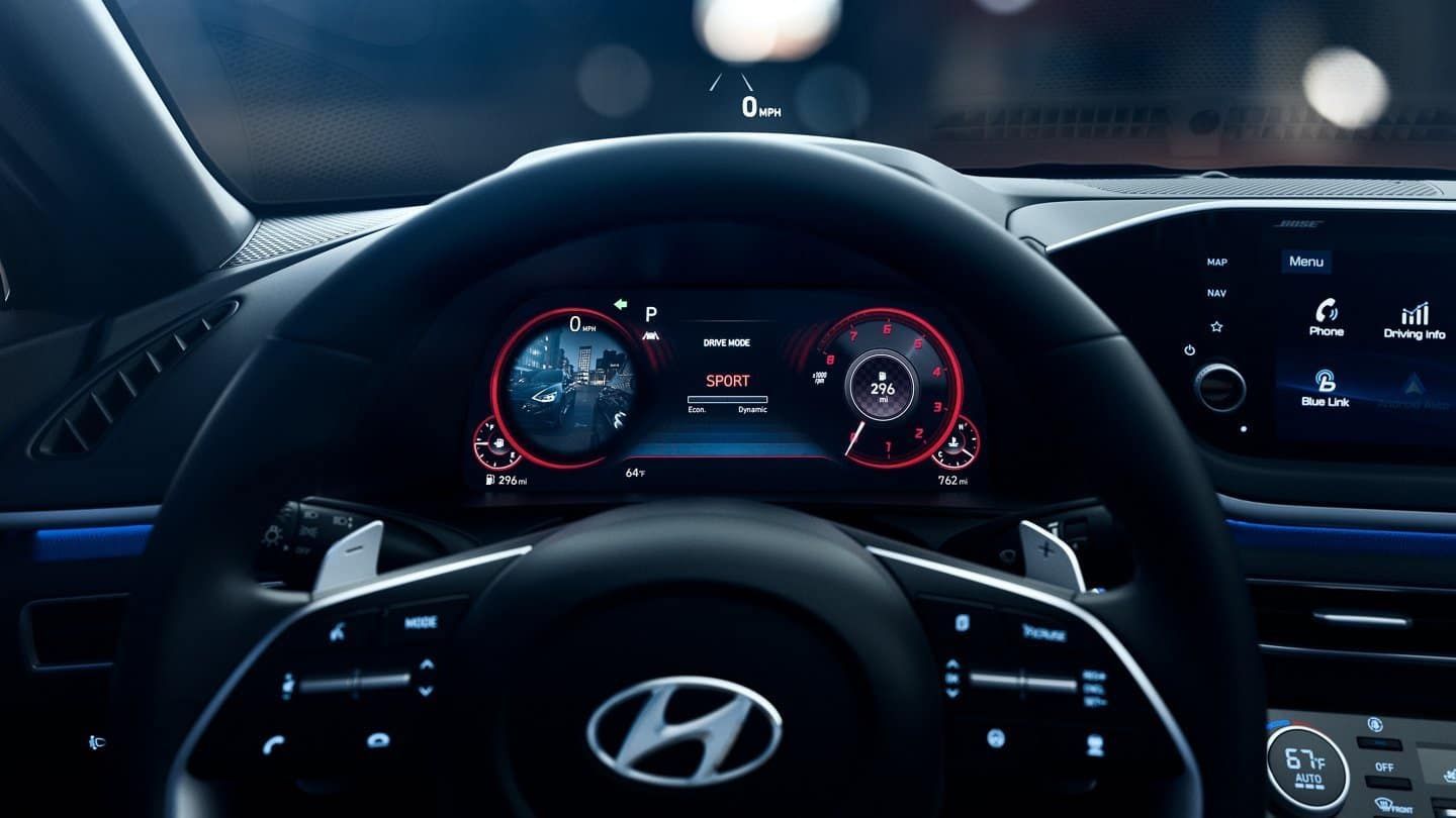 Mengenal Fungsi Head Up Display di Mobil beserta Pengertiannya, Canggih Banget!