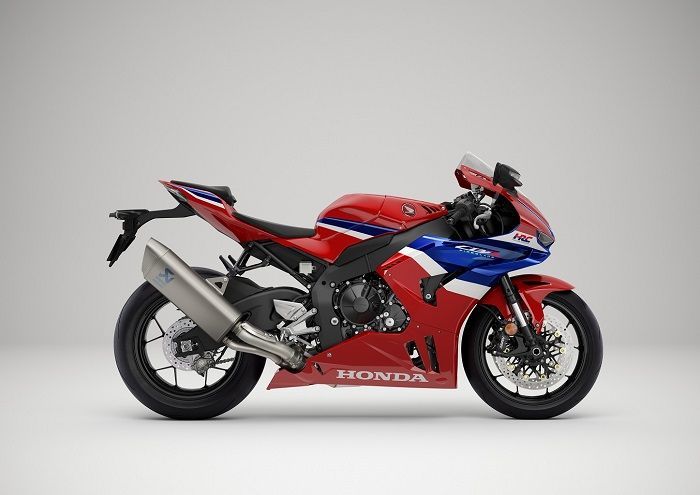 5 Keunggulan CBR1000RR-R Fireblade 2024 yang Bikin Kamu Merasa Jadi Pembalap MotoGP
