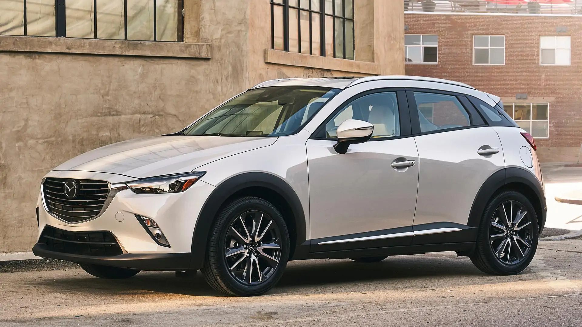 5 Kelebihan Mazda CX-3 Terbaru 2024, SUV Mewah yang Nyaman!