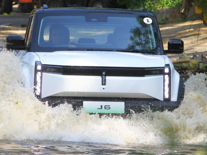 5 Kelebihan Chery J6 RWD Terbaru, Mobil Listrik SUV yang Siap Dibawa Offroad!